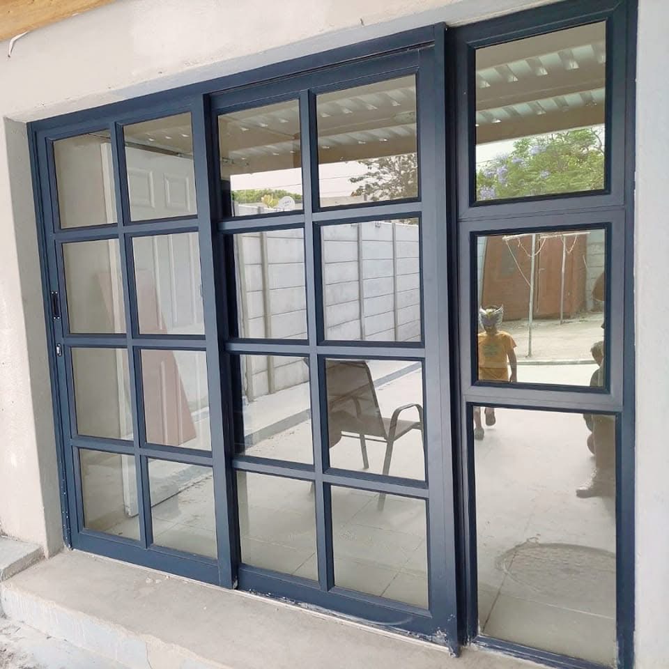 Aluminium sliding door installation